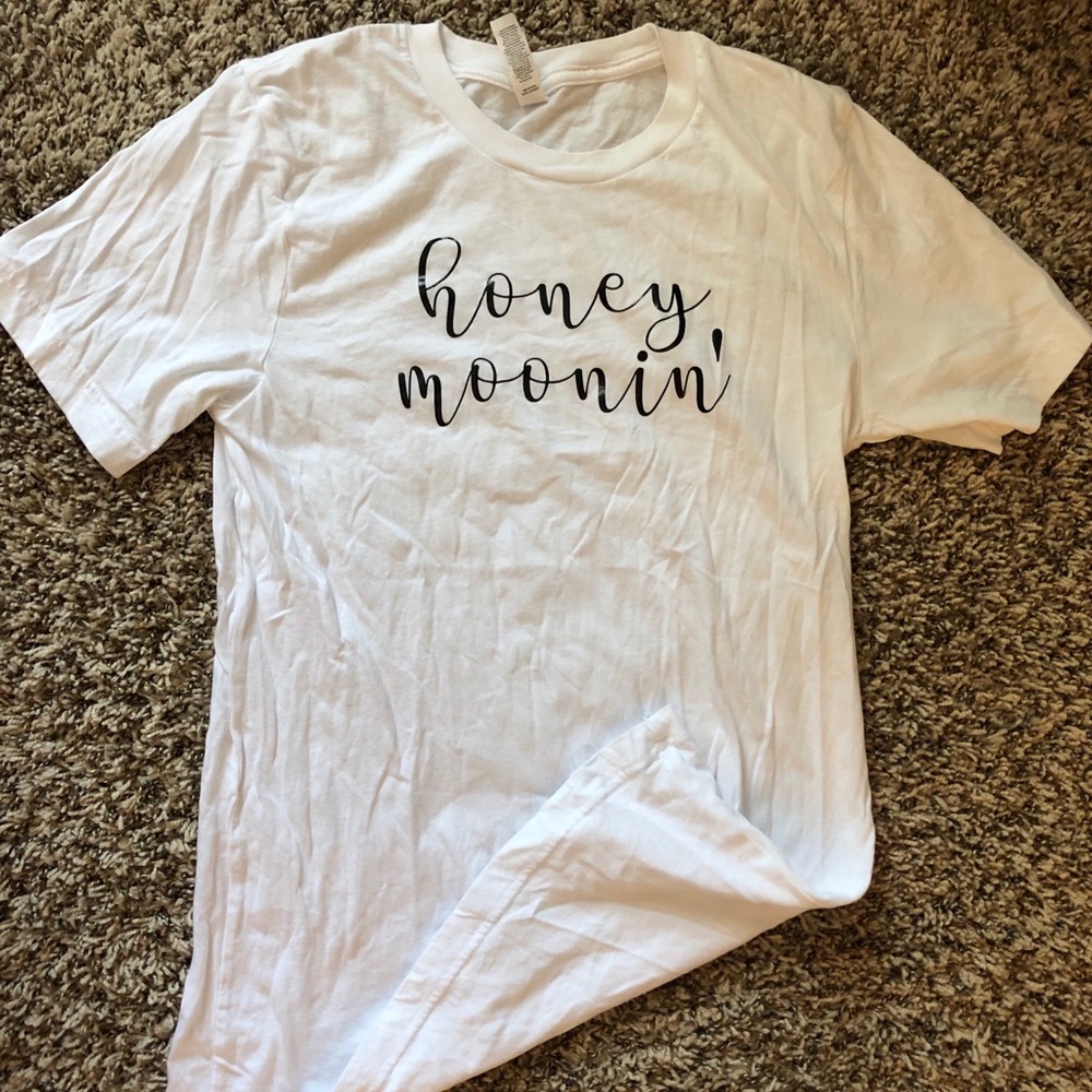 White ‘Honeymoonin’ T-shirt